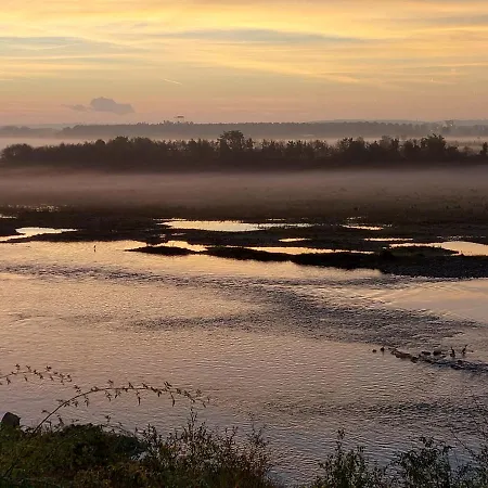 Entre Deux Eaux *